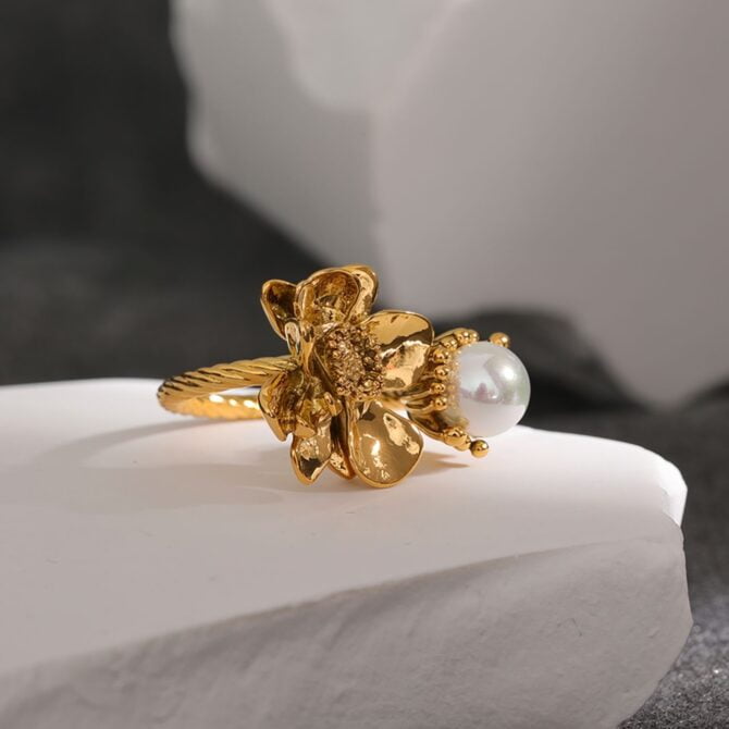 Anillo Ajustable De Flor De Perla Chapado En Oro De 18k 11