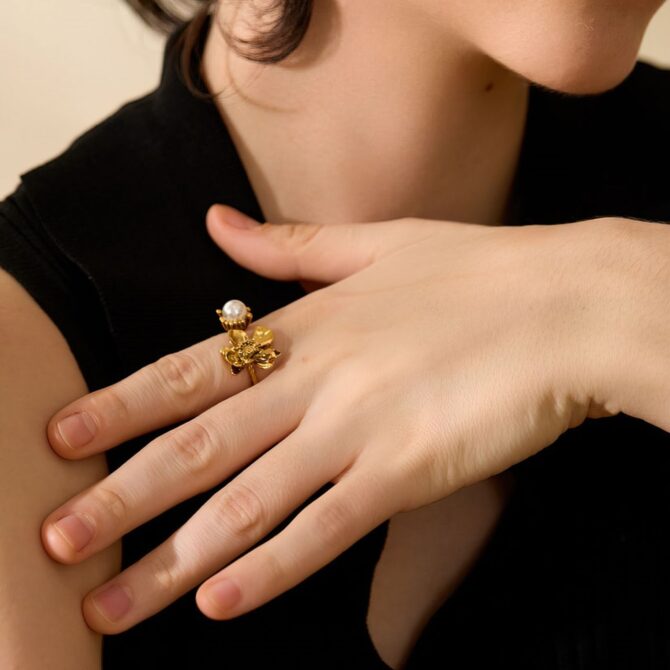 Anillo Ajustable De Flor De Perla Chapado En Oro De 18k 6