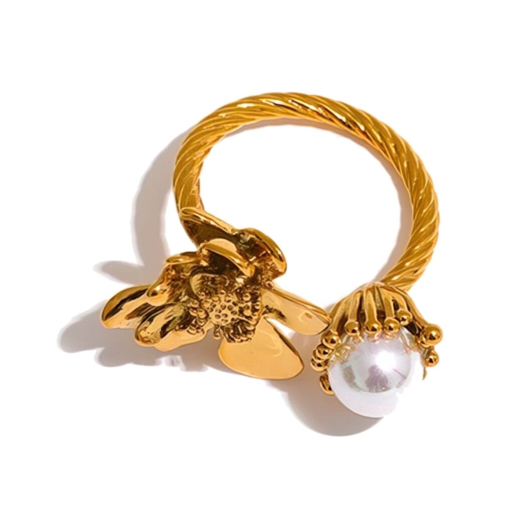 Adjustable Pearl Flowers Ring