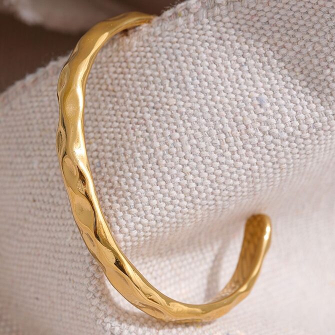 Brazalete Orgánico Irregular Chapado En Oro De 18k 2