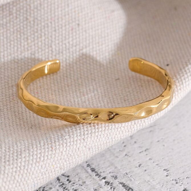 Brazalete Orgánico Irregular Chapado En Oro De 18k 3