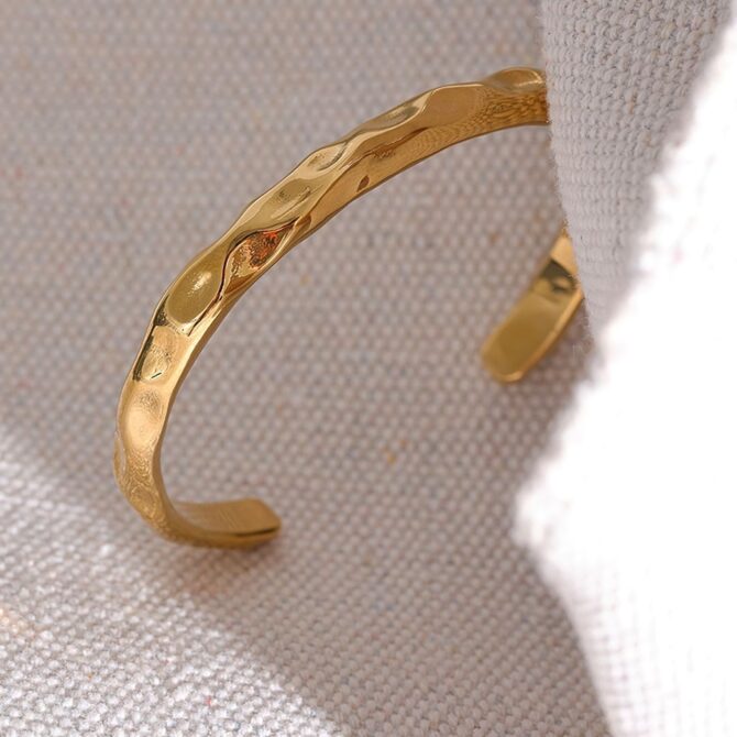 Brazalete Orgánico Irregular Chapado En Oro De 18k 5