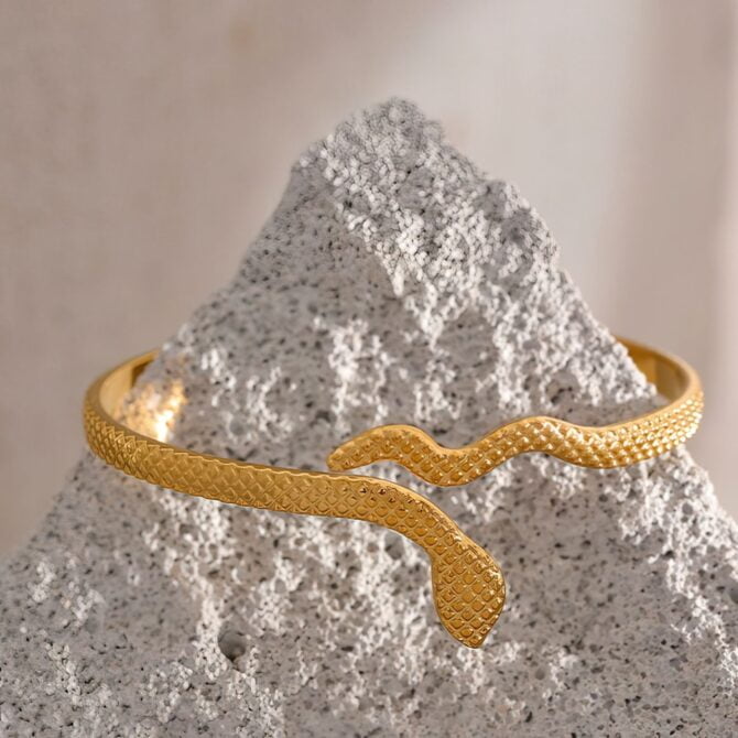 Pulsera De Serpiente Bañada En Oro De 18k 9