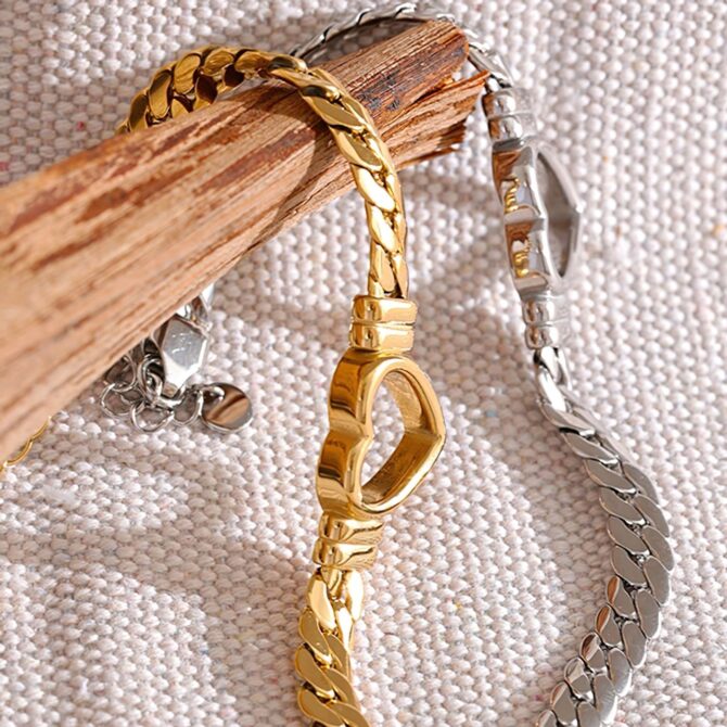 Pulsera Gruesa De Corazón Chapada En Oro De 18k 9